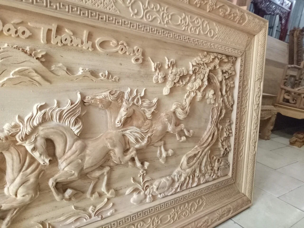 Tranh Mã Đáo Thành Công Gỗ Gụ Lào – Đồ gỗ Đỗ Mạnh